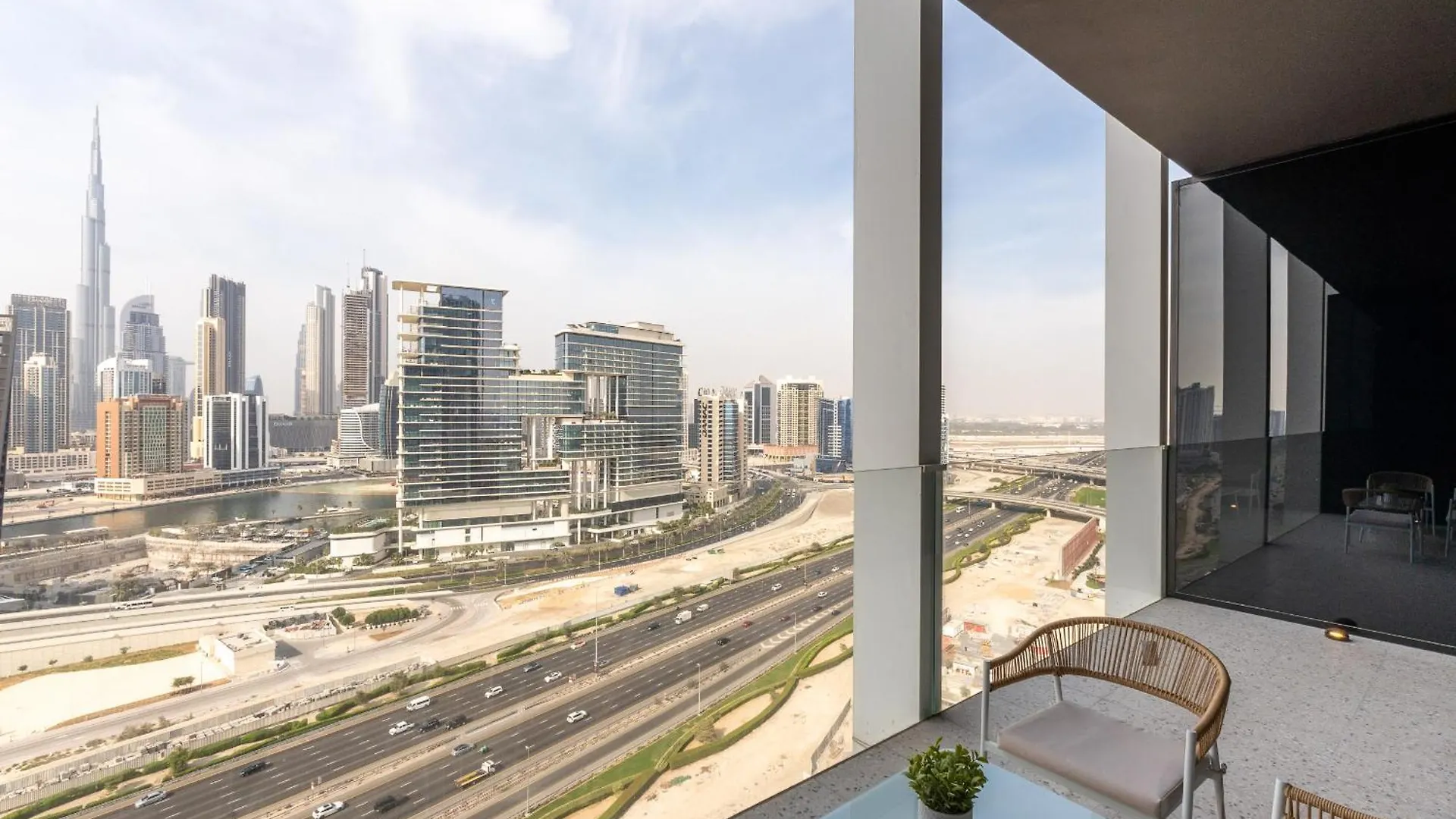 Upside Living, Burj Khalifa View, Business Bay - Mint Stay Dubai 0*,